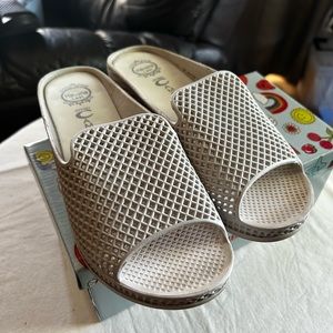 Off white Jeffrey Campbell slides